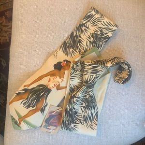 Tommy Bahama. Men’s silk necktie.